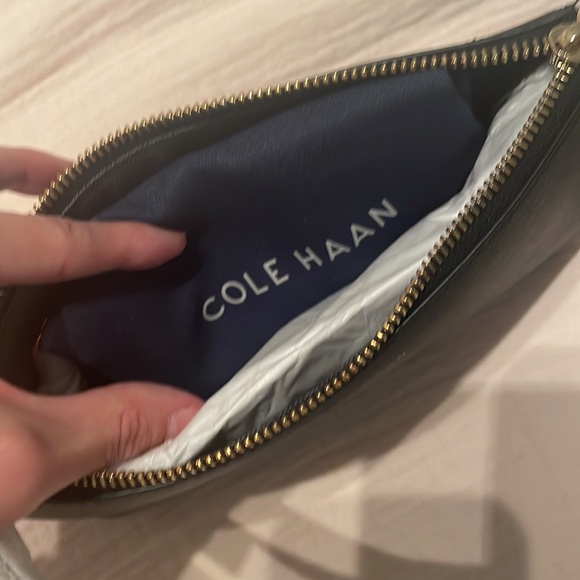NWT Black Cole Haan Go Anywhere Wristlet - Picture 5 of 10
